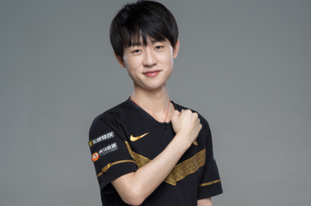 却都在比赛 却都在比赛